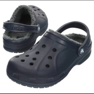 Men’s Winter Crocs Navy Blue Fuzzy New Size 9
